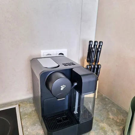 Apartment Living 15 *